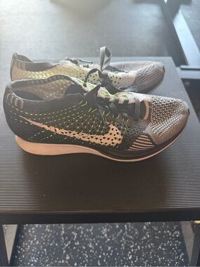 Nike Women’s Flyknit Racer - Black, Gray & Neon Green. Unisex size 4.5